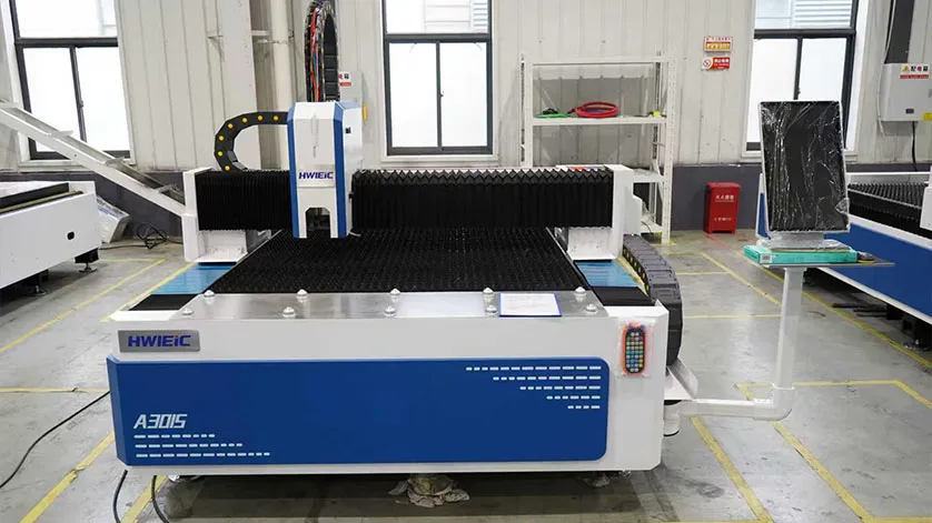 A Basic single plane laser cutting machine