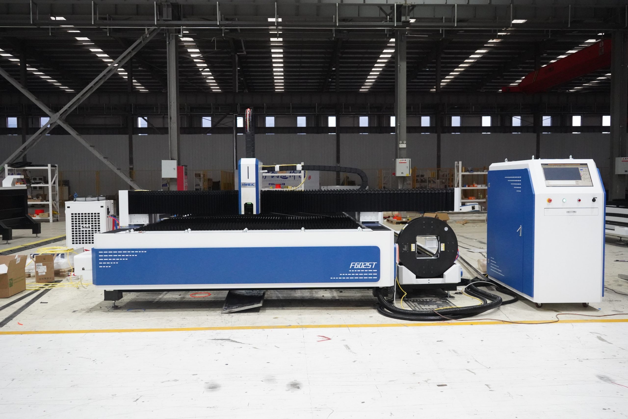 Pelat platform tunggal dan mesin pemotong laser tabung