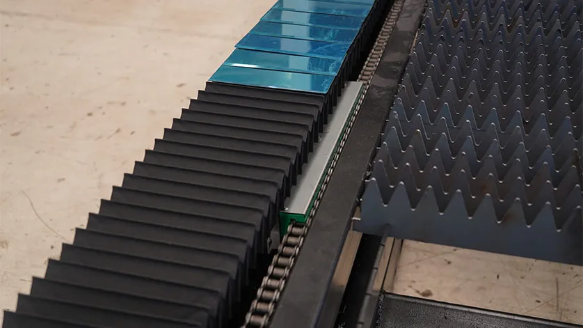 Plate-forme d'échange de fibres de machine de découpe laser