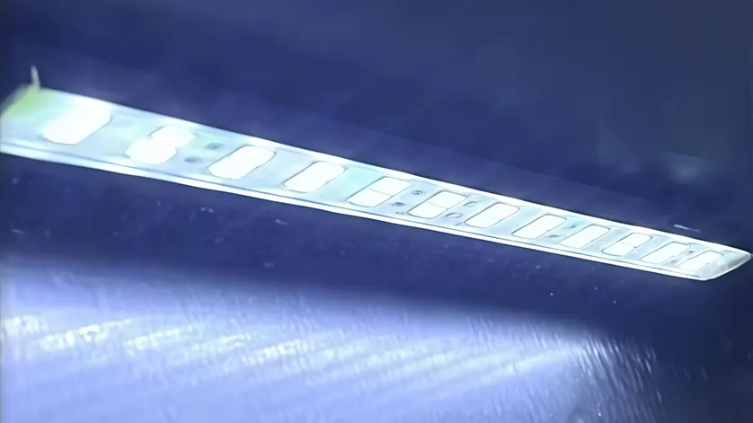 Desktop automatic engraving machine