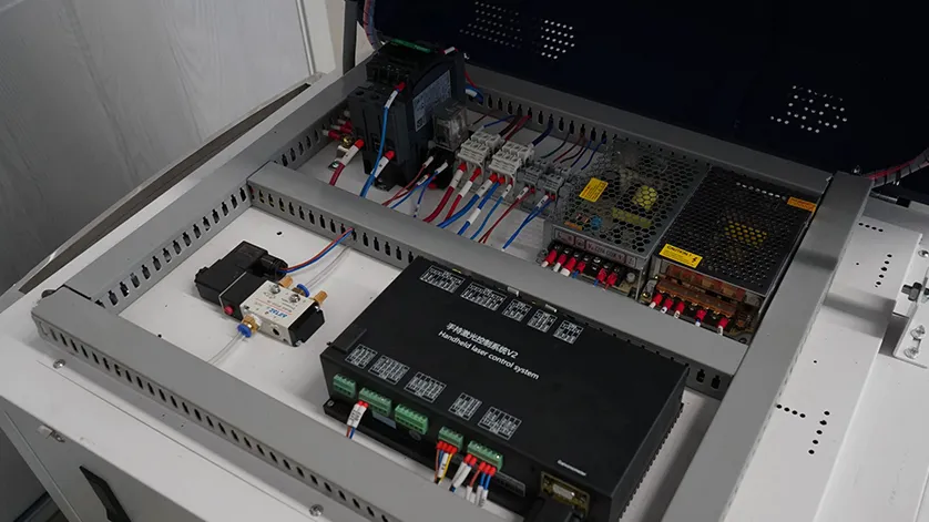 De Mão De Laser A Fibra, A Máquina De Soldadura