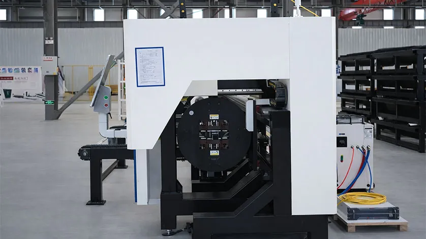 Laser tube cutting machine