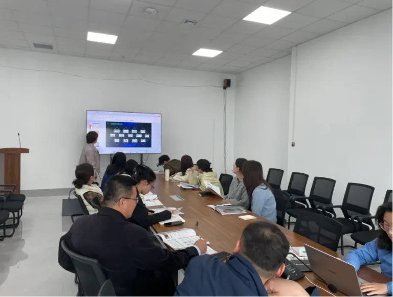 L'Optoelettronica lancia attività sullo spirito di Lei Feng per supportare le competenze, la sicurezza e la cultura aziendale